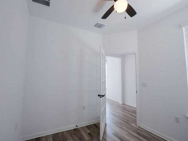 Building Photo - 103 Kitty Hawk Rd