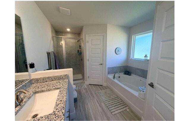 Building Photo - 297 SW Silverpalm Dr