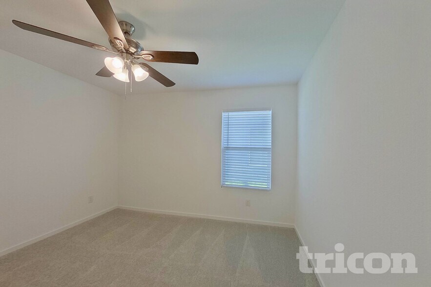 Building Photo - 843 Ponderosa Ln