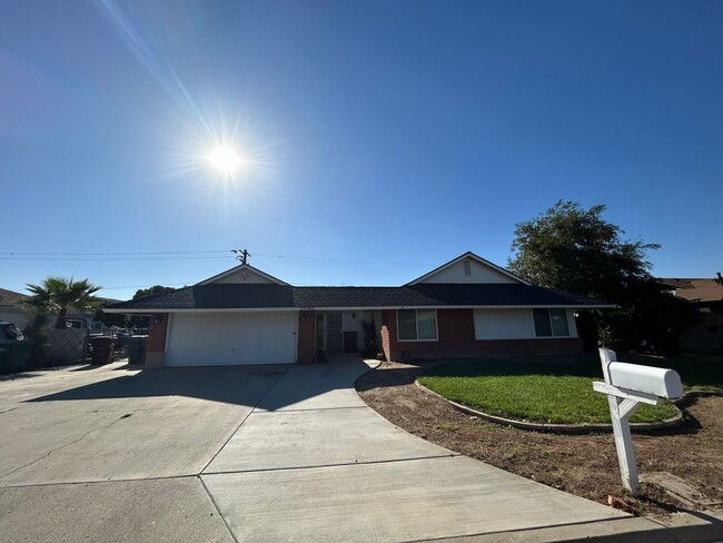 Building Photo - Cute Four bed tucked in Santa Rosa Hills!