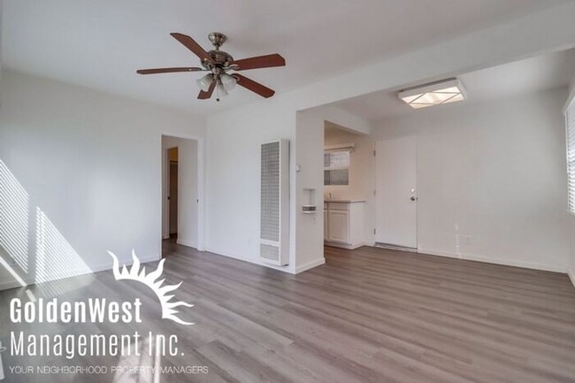 Building Photo - Charming 1Bdm 1Ba Downstairs Condo in Norm...