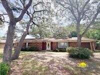 Building Photo - Comfortable 3BR Home in Fort Walton Beach Near Hurlburt Field & Eglin AFB!