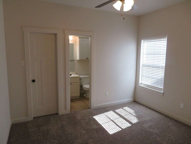 Building Photo - Beautiful Home Located Near Texas Tech University!