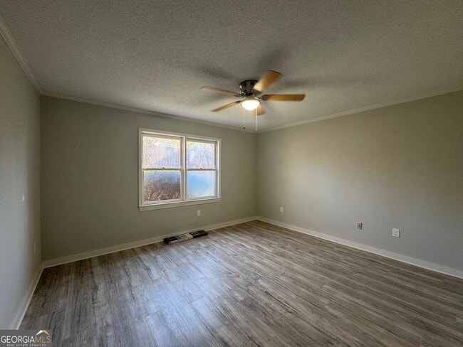 Building Photo - 2505 W Broad St