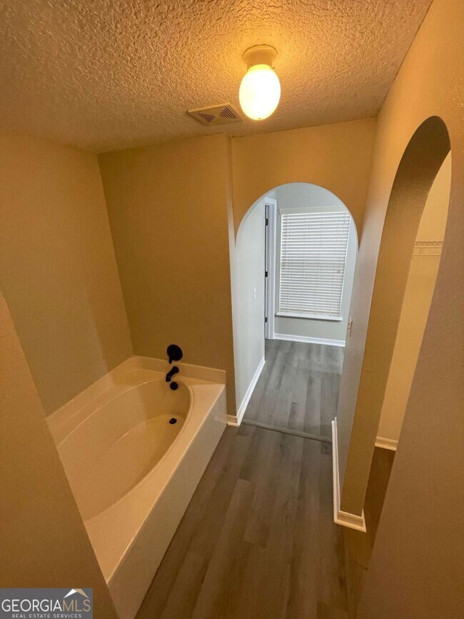 Building Photo - 421 Brooklet Cir