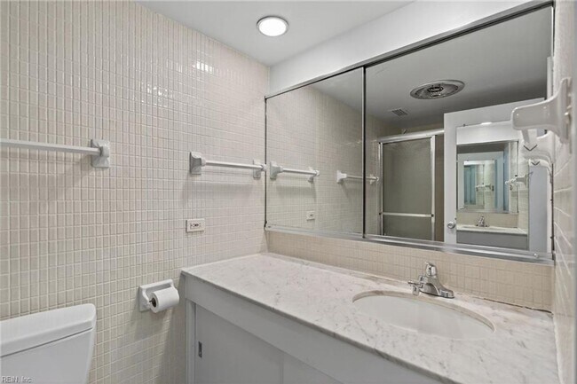 Building Photo - Algonquin Park