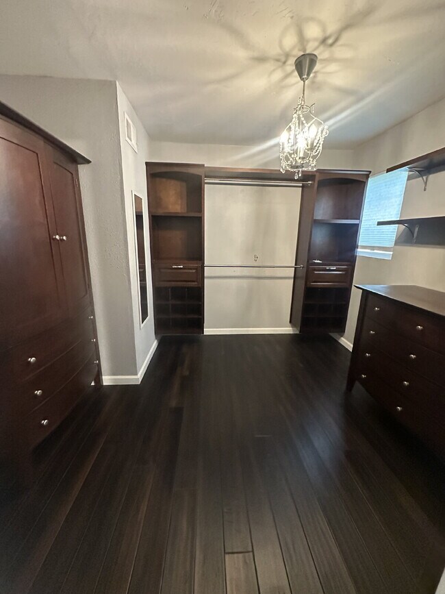 Building Photo - $5,250 - 4 Bed / 3 Bath Remodeled House in El Cajon