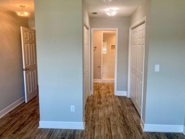 Building Photo - Waterfront condo with community pool!