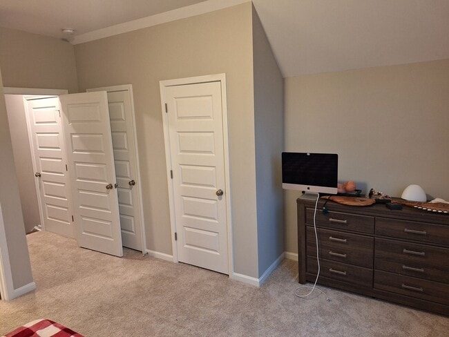 Building Photo - Outstanding Three Bedroom Home in the Ashcroft Community!