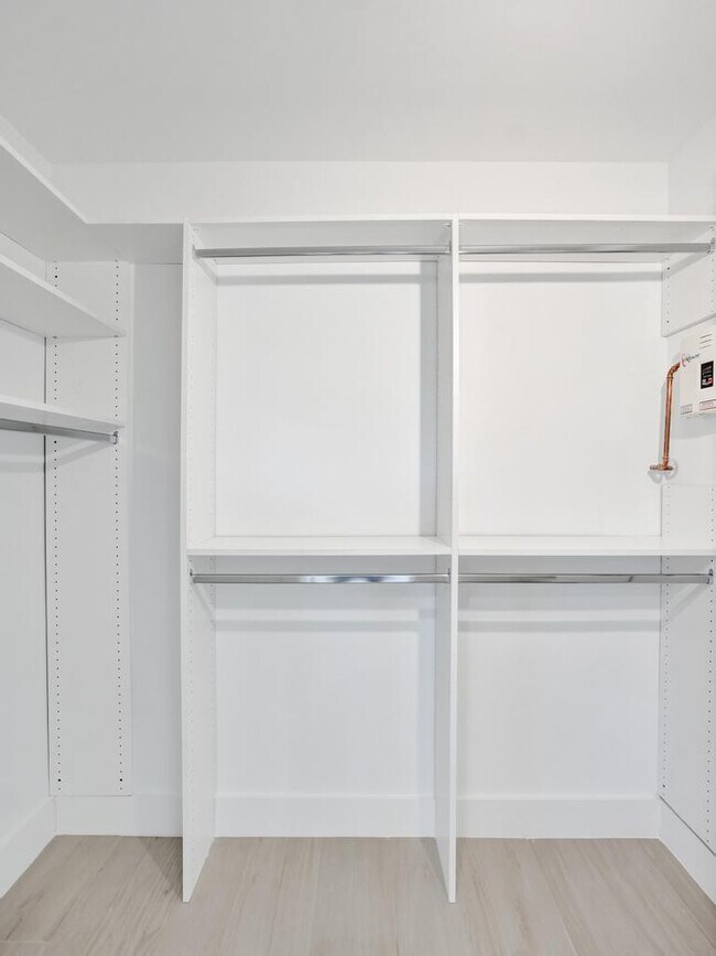 Building Photo - 840 SE 22nd Ave