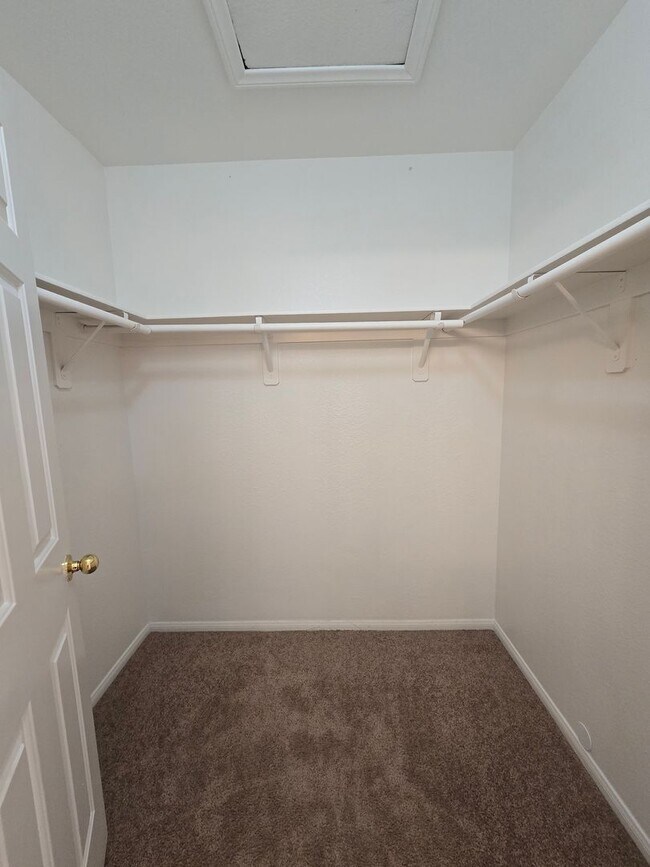 Building Photo - A Fabulous 3 Bed, 2.5 Bath, 2 Story Home W...