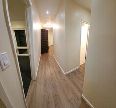 Building Photo - 5 bed 3.5 bath home close to campus!