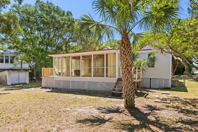Building Photo - Sullivans Island Historic Charmer