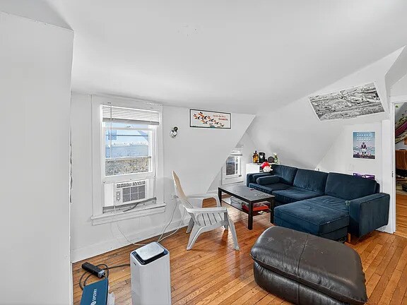 Building Photo - 1112 Garnett Pl