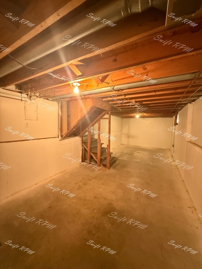 Building Photo - 819 E Sheridan St