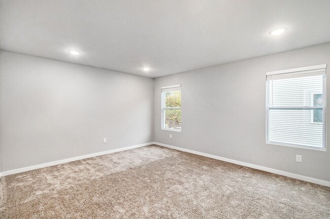Building Photo - Brand New 5 Bedroom Condo!