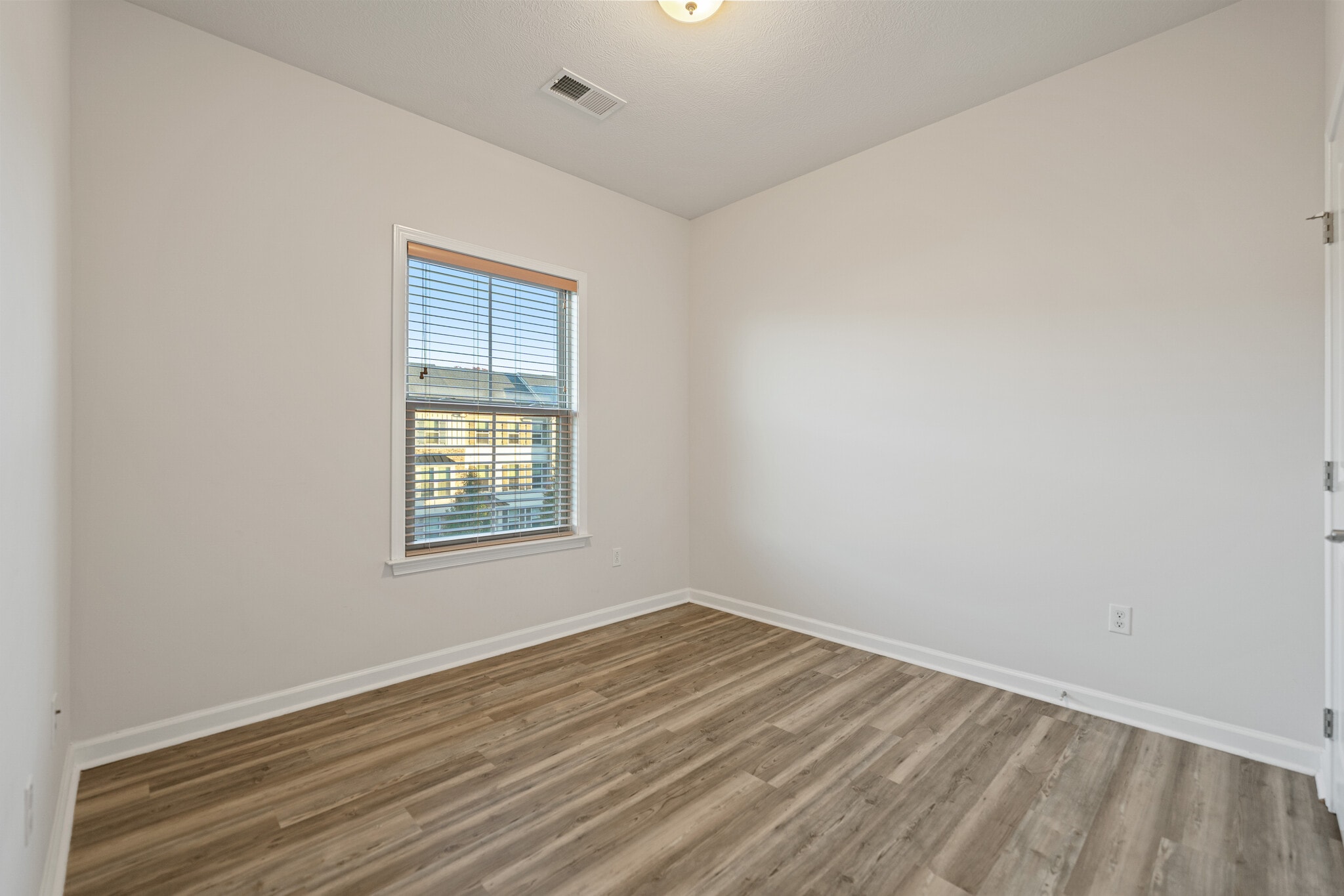 Building Photo - 407 Fairmont Dr