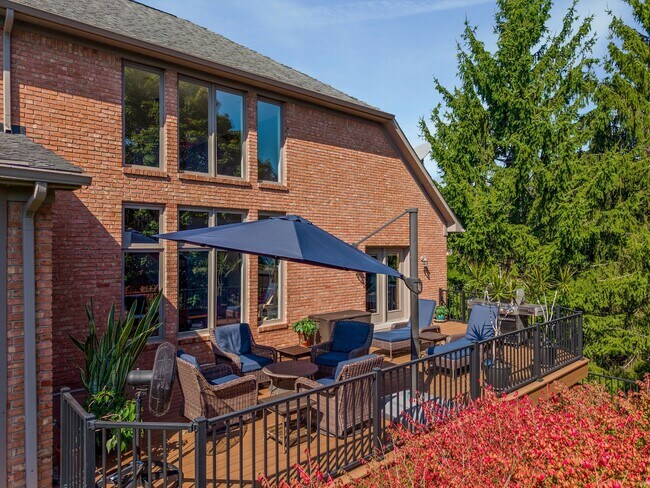 Building Photo - 7040 Royal Villa Ct