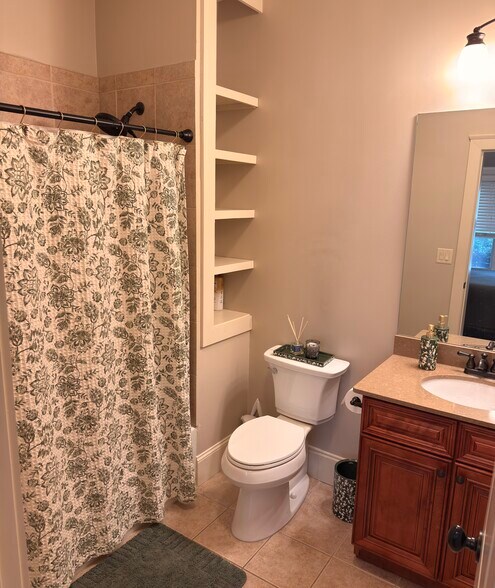 Building Photo - 2471 Gatebury Cir