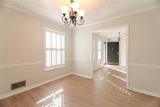 Building Photo - 516 Faith St