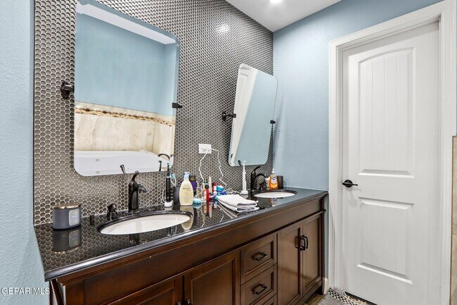 Building Photo - 1316 Hookridge Dr