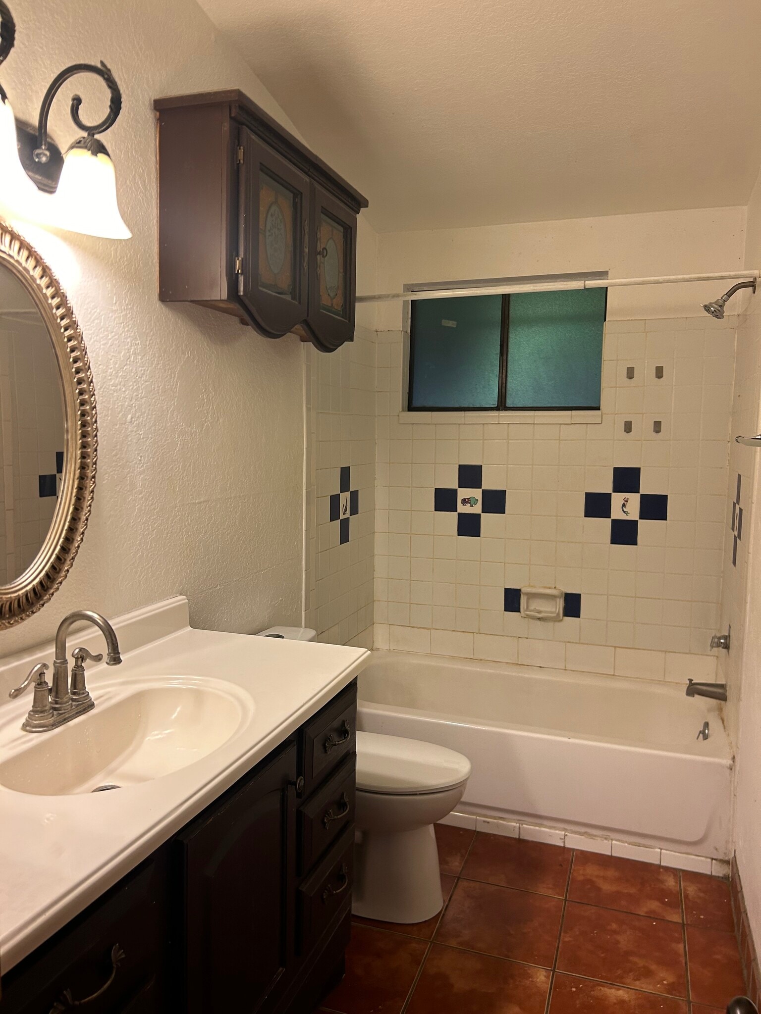 HALLWAY BATHROOM - 2921 W Betsy Ross Pl