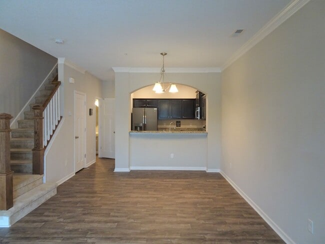 Building Photo - Nice 2 bedroom condo in Promenade@5, Williamsburg for rent.