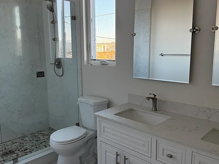 Building Photo - 1869 Ocean View Ave