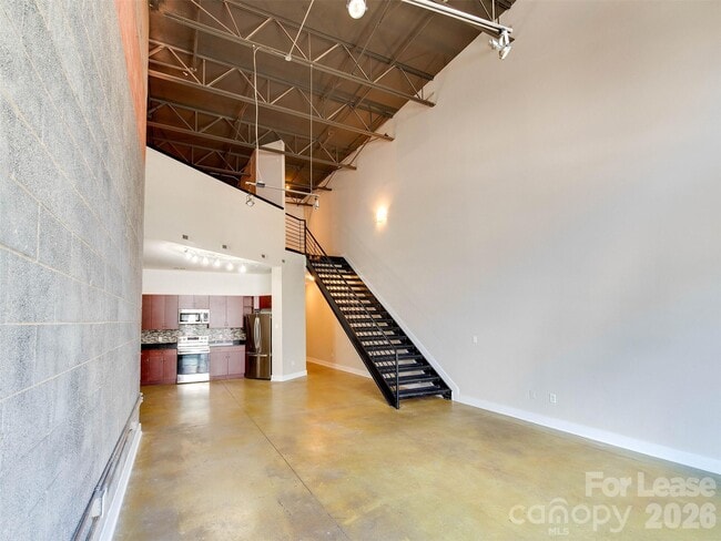 Building Photo - 927 Westmere Ave