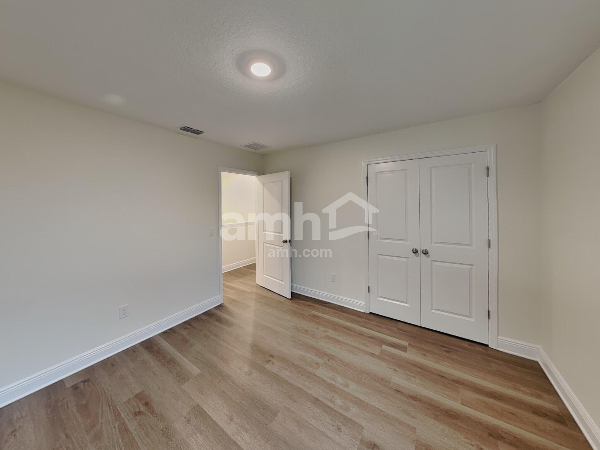 Building Photo - 5974 Pinewood Ests Dr