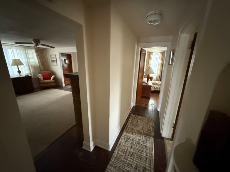 Building Photo - 639 Mulberry Ave