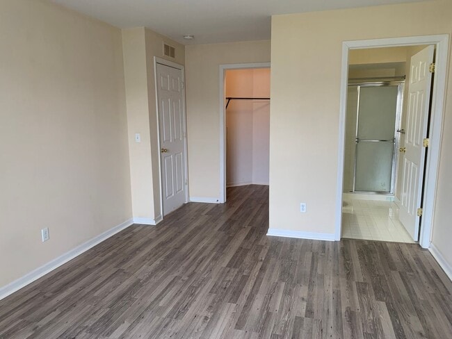 Building Photo - 2-Bedroom, 2-Bath Condo for Lease – Manors of Regency, Shelby Township