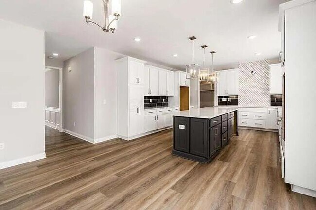 Building Photo - 8739 Cedar Brook St