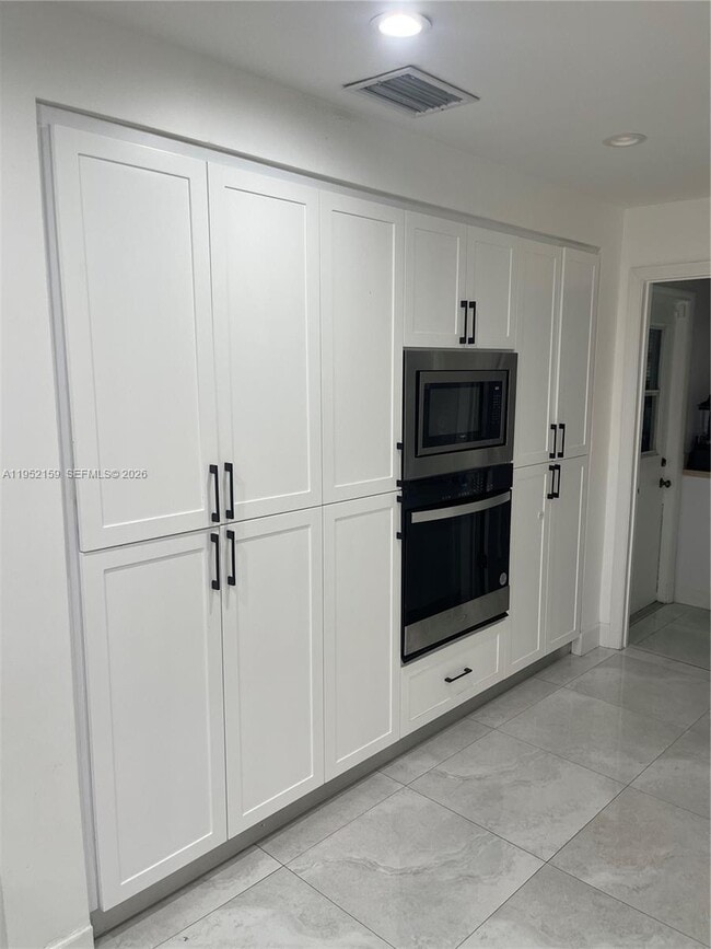 Building Photo - 10153 SW 51st St