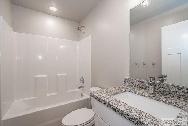 Building Photo - Bake Place 3 Bed 2.5 Bath New Build