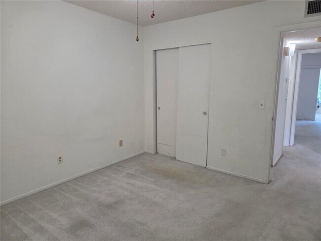 Building Photo - 2256 Philippine Dr