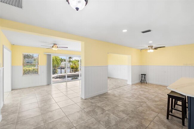 Building Photo - 5541 Bayou Grande Blvd NE