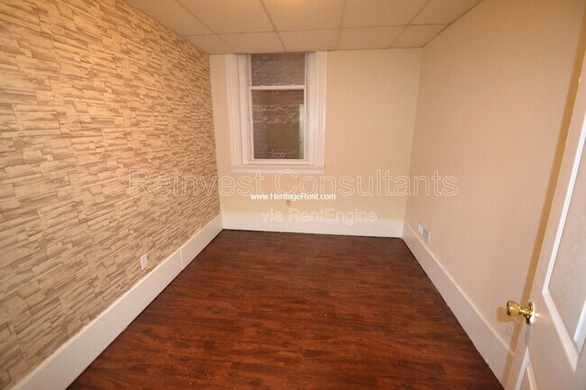 Building Photo - 1042 Marshall Ave