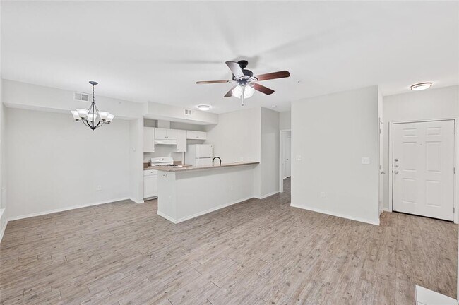 Building Photo - 3839 Dry Creek Dr