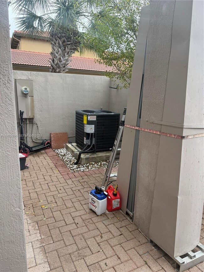 Building Photo - 14602 SW 11th St