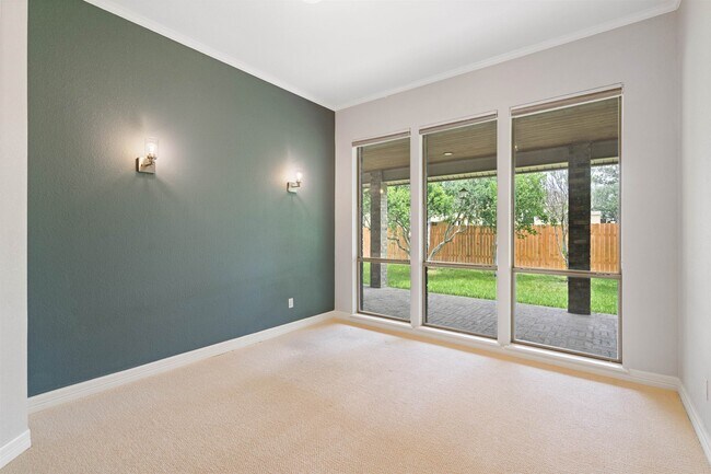 Building Photo - 307 Echo Valley Dr