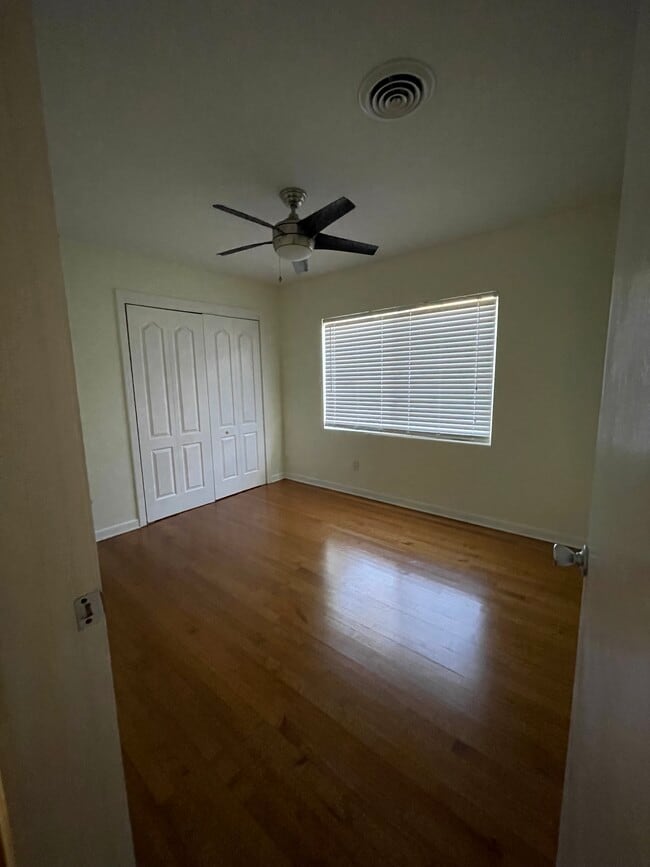 Building Photo - 386 Croton Dr