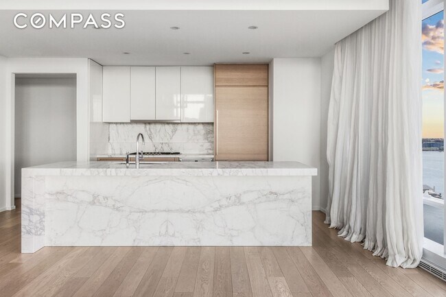 Building Photo - 30 Riverside Blvd