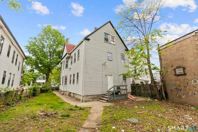 Building Photo - 693 Dixwell Ave