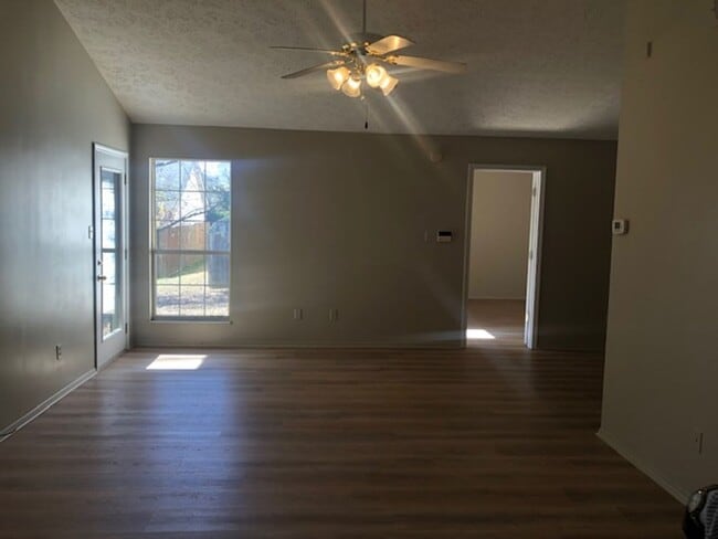 Building Photo - 2705 Beartooth Way