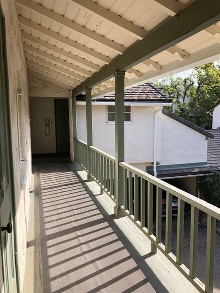 Building Photo - 1221 N Sweetzer Ave