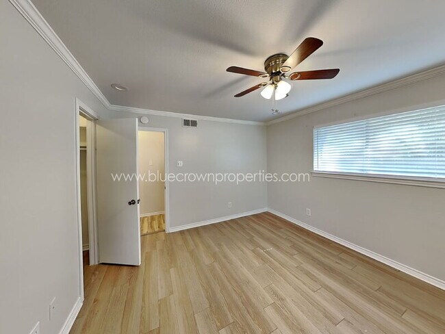 Building Photo - 5928 Fox Hill Ln