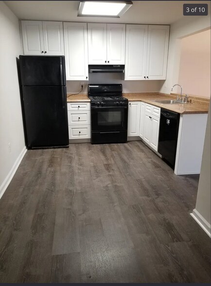 Building Photo - 2 Markham Cir