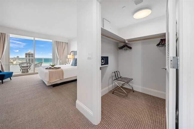 Building Photo - 4401 Collins Ave