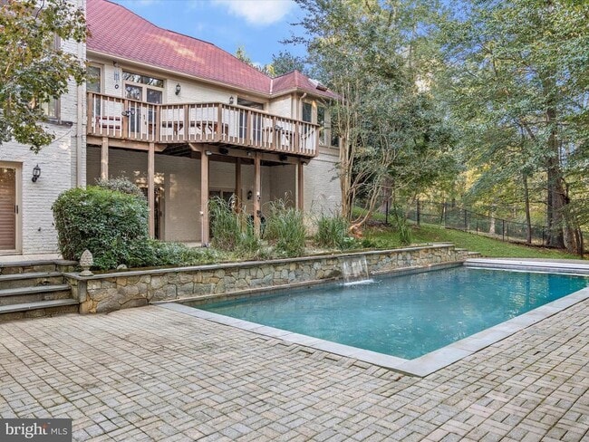 Building Photo - 1 Lake Potomac Ct